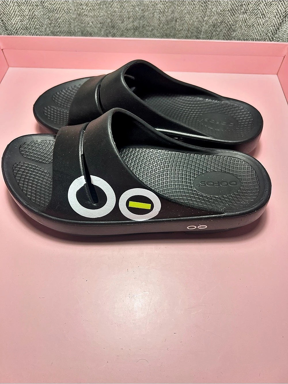Like NEW! Oofos OOahh Sport Flex Slide Black M5-W7